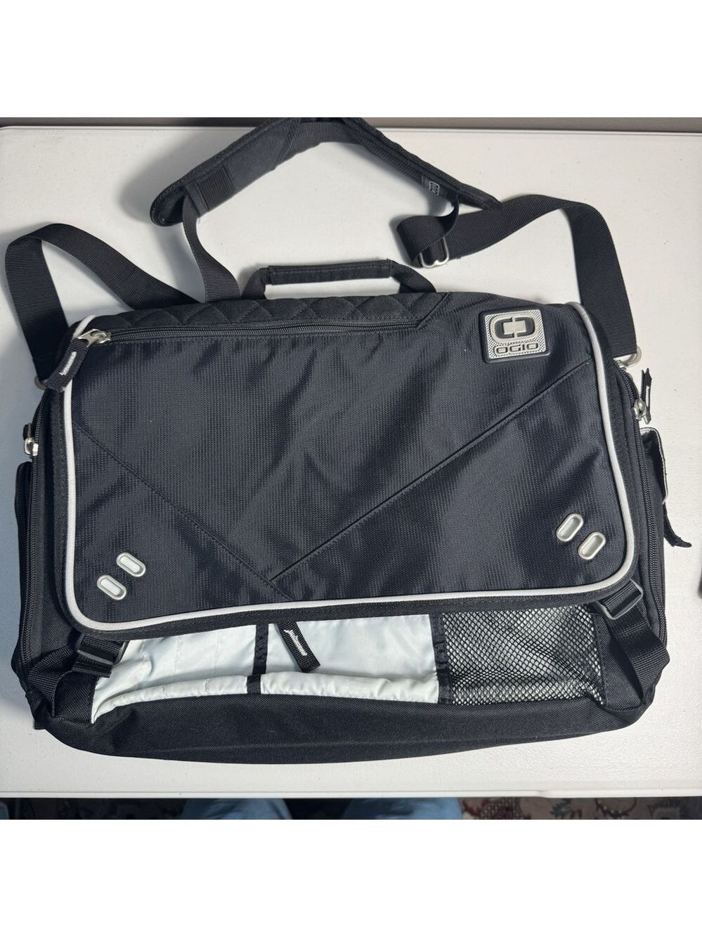Ogio Street Laptop Messenger Bag Black Nylon Padded #03507